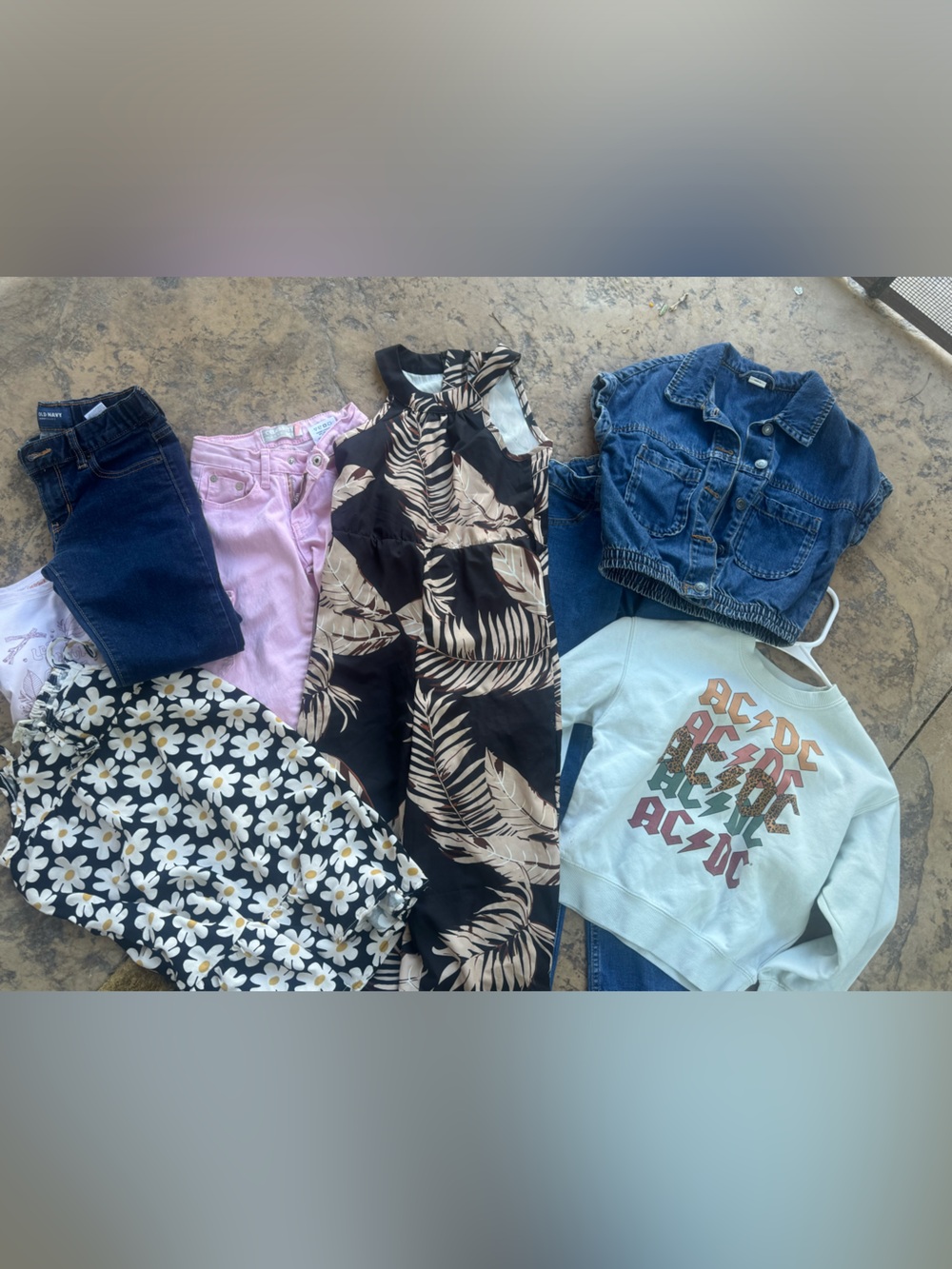Garbage bag full of 7/8 Girls clothes great condition